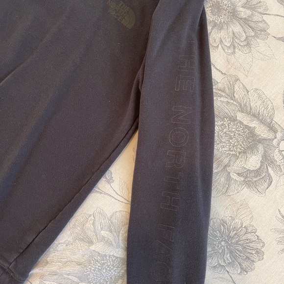 Men’s North Face Crew Neck - Picture 3 of 4